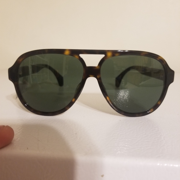 AUTHENTIC GUCCI SUNGLASSES - Picture 5 of 5